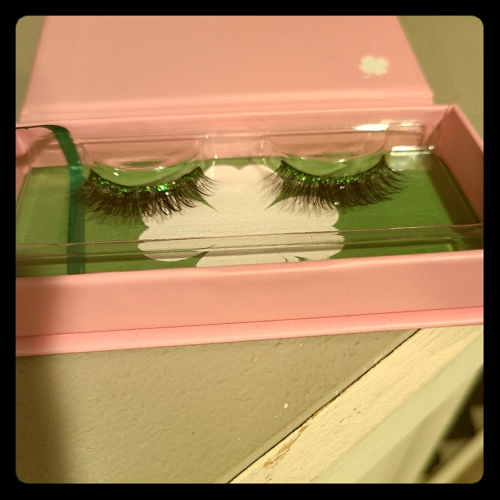 Red Aspen Lashes